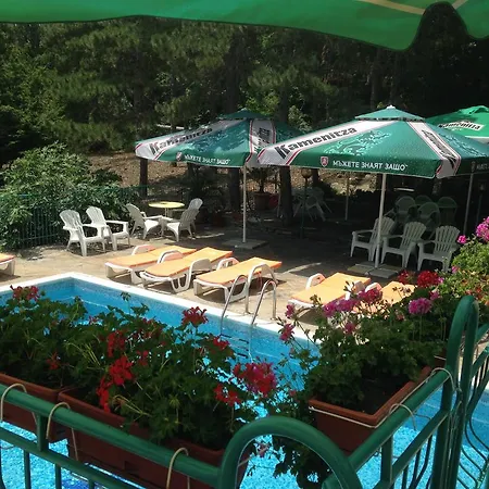 Zora Hotel