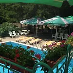 Zora Hotel