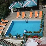 Zora Hotel